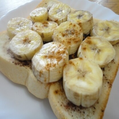 バナナ好きな息子に、パンにココアもふりかけて作りました～！
バナナはもっと薄切りが良いんですね？
次回はそうしてみます。
ご馳走様～！
